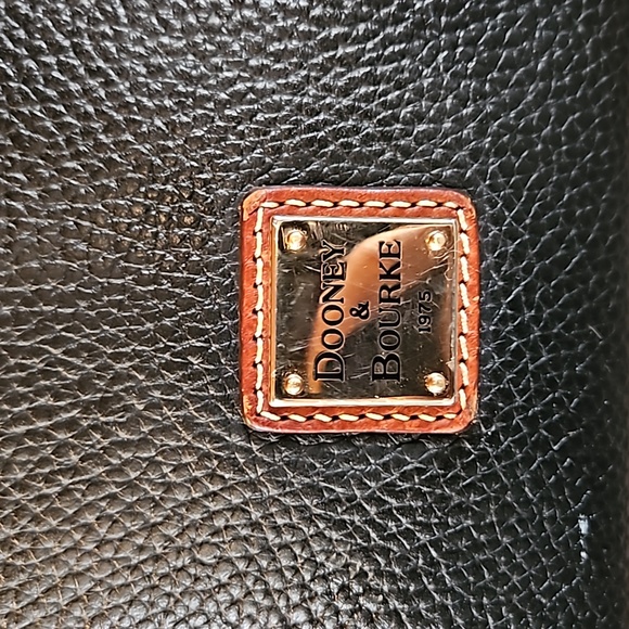 Vintage Dooney & Bourke CLAREMONT Cross Body Pebbled Leather Purse - Picture 2 of 9